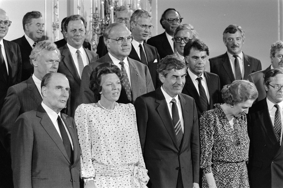 EEG-top bijeen in Den Haag vlnr Mitterand, koningin Beatrix, Kohl, Lubbers, Bestanddeelnr 933-6976
