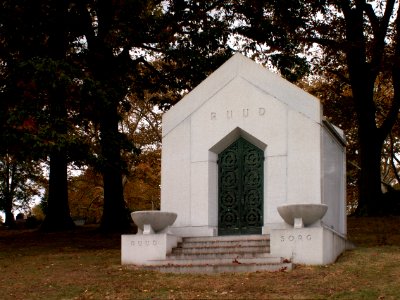 Edwin Ruud Mausoleum, Homewood Cemetery, 02