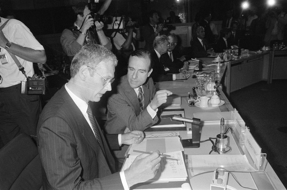 EEG-top in Den Haag vergadering ministers van Buitenlandse Zaken minister va, Bestanddeelnr 933-6979