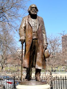 Edward Everett Hale by Bela Pratt - Boston Public Garden - DSC08212