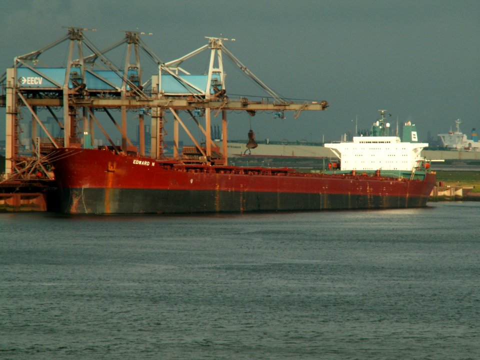 EDWARD N - IMO 7404140 - Callsign H8JJ - p2, Port of Rotterdam, Holland 20-Jun-2006