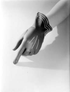 Een handschoen, Bestanddeelnr 254-6154 photo