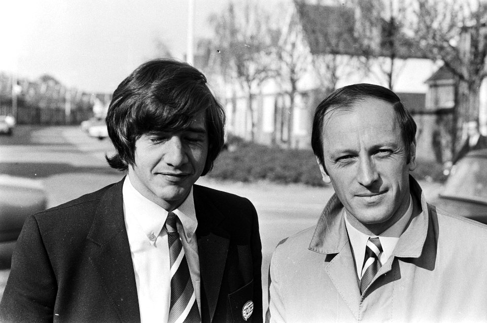 Eef Mulders (l) en trainer Linder, Bestanddeelnr 924-4915