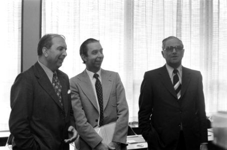 EEG-landbouwministers bijeen in Brussel nr 9, 10 vln Larens, Kofoed en Van , Bestanddeelnr 927-4284