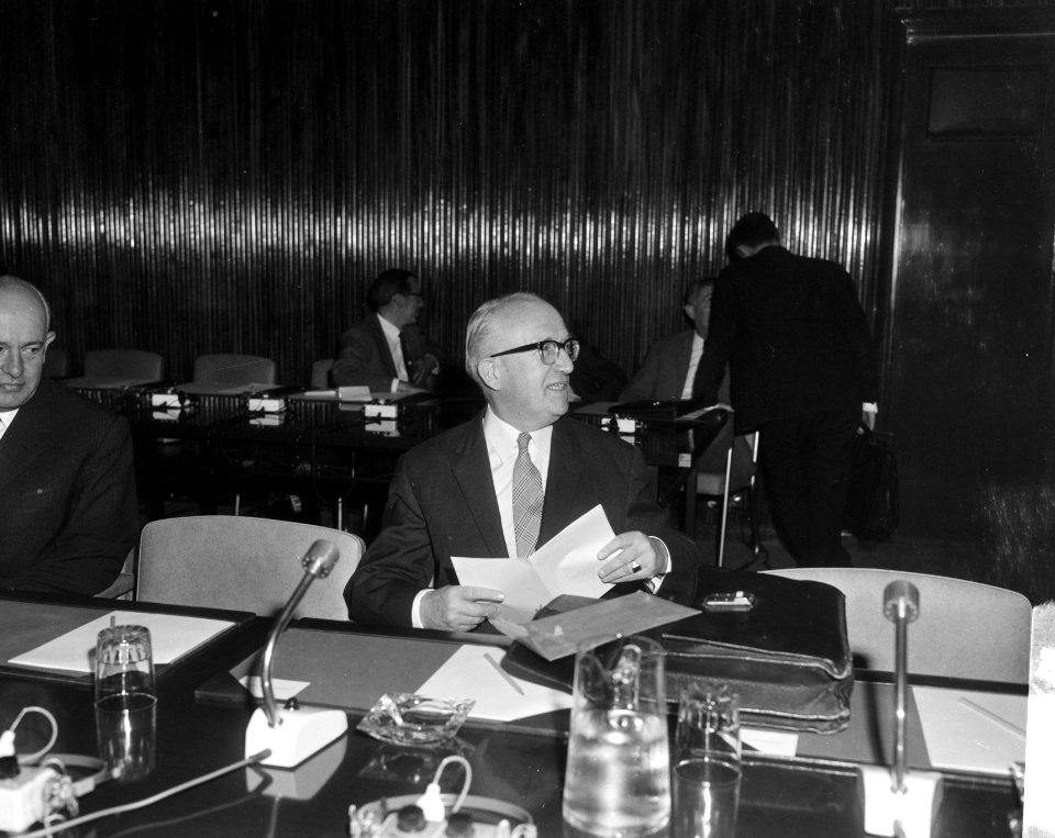 EEG Ministerraad in Brussel bijeen, prof. Halstein, Bestanddeelnr 918-0000