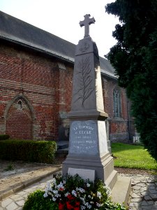 Eecke (Nord, Fr) monument aux morts