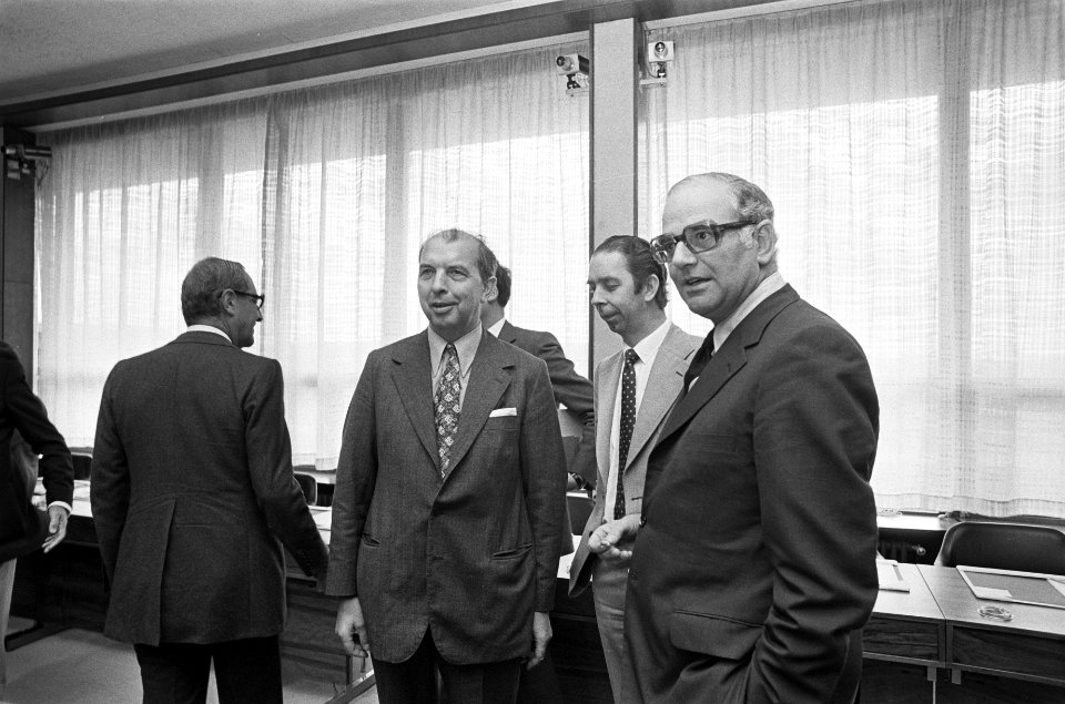EEG-landbouwministers bijeen in Brussel minister Larens (Belgie), minister Kofo, Bestanddeelnr 927-4275