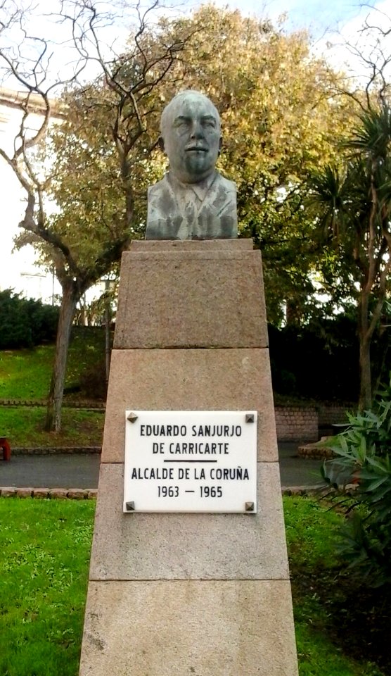 Eduardo Sanjurjo de Carricarte monumento na Coruña
