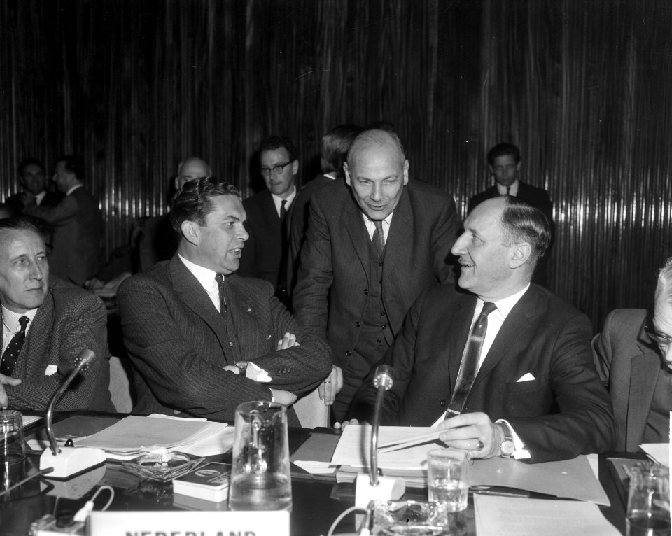EEG Ministerraad in Brussel bijeen, de Nederlandse delegatie v.l.n.r. Biesheuvel, Bestanddeelnr 917-9989
