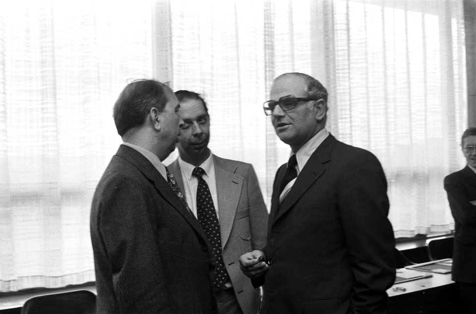 EEG-landbouwministers bijeen in Brussel vlnr Larens Kofoed (Denemarken) en , Bestanddeelnr 927-4282