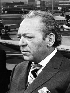 Edward J. Daly, 1971 - Bestanddeelnr 924-3426 (cropped)