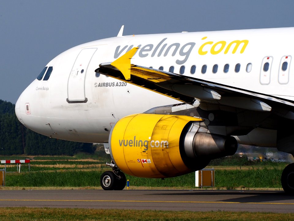 EC-JSY Airbus A320-214 Vueling, Connie Baraja, taxiing, 25august2013 pic-6