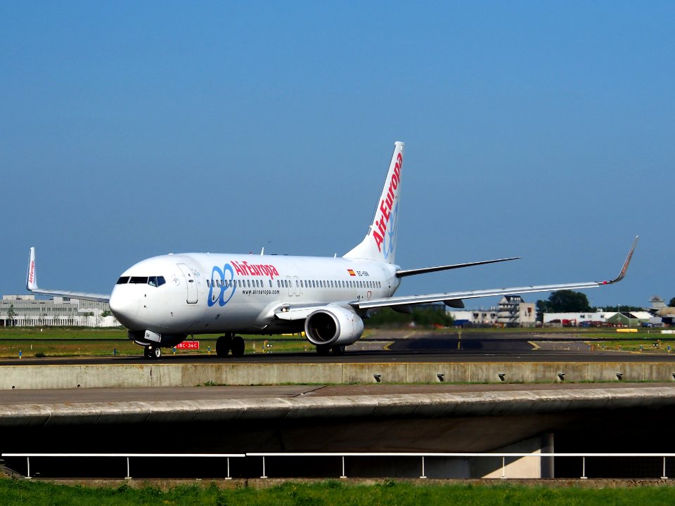 EC-ISN Boeing 737-86Q Air Europa cn 30291 taxiing 18july2013 pic-001