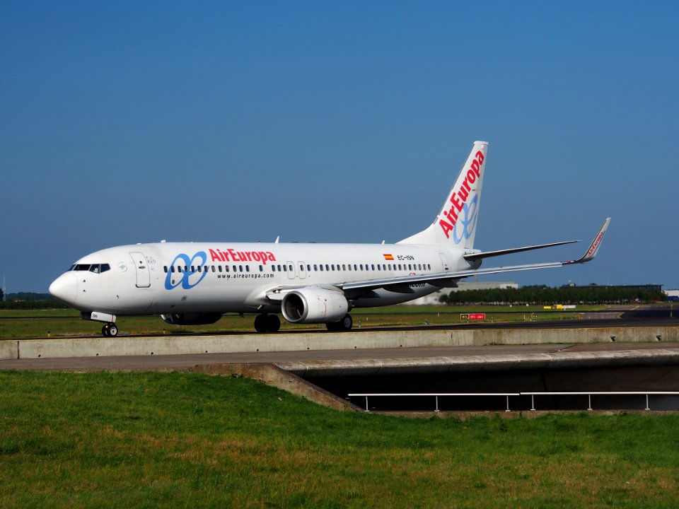EC-ISN Boeing 737-86Q Air Europa cn 30291 taxiing 18july2013 pic-002
