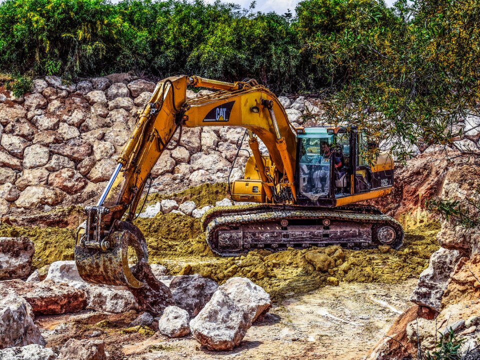 Machinery construction hydraulic