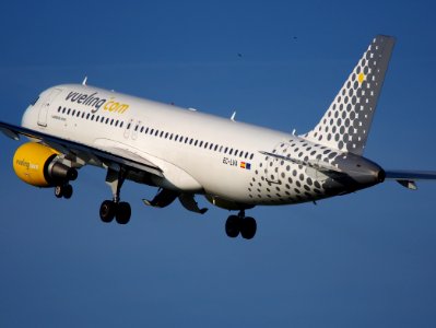 EC-LVA Vueling Airbus A320-214 - cn 1171 take-off from Schiphol (AMS - EHAM), The Netherlands, 17may2014, pic-5