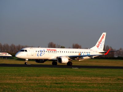 EC-LKX Air Europa Embraer ERJ-195LR (ERJ-190-200 LR) at Schiphol (AMS - EHAM), Netherlands, pic1