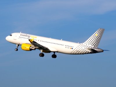 EC-LVA Vueling Airbus A320-214 - cn 1171 take-off from Schiphol (AMS - EHAM), The Netherlands, 17may2014, pic-4 photo