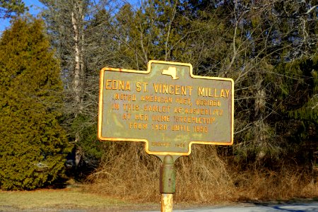 Edna St. Vincent Millay marker - Austerlitz, New York - DSC07561