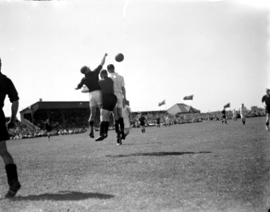 Edo tegen BVV. Keeper Saris in actie @, Bestanddeelnr 902-7959