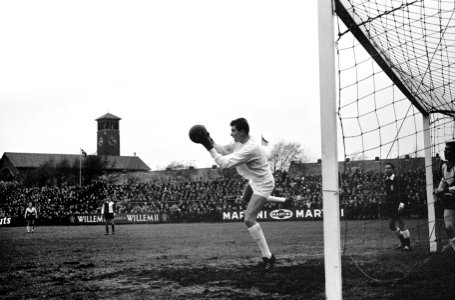 Edo tegen Feyenoord 0-4 Henk Groot scoort eerste doelpunt, Bestanddeelnr 915-7496