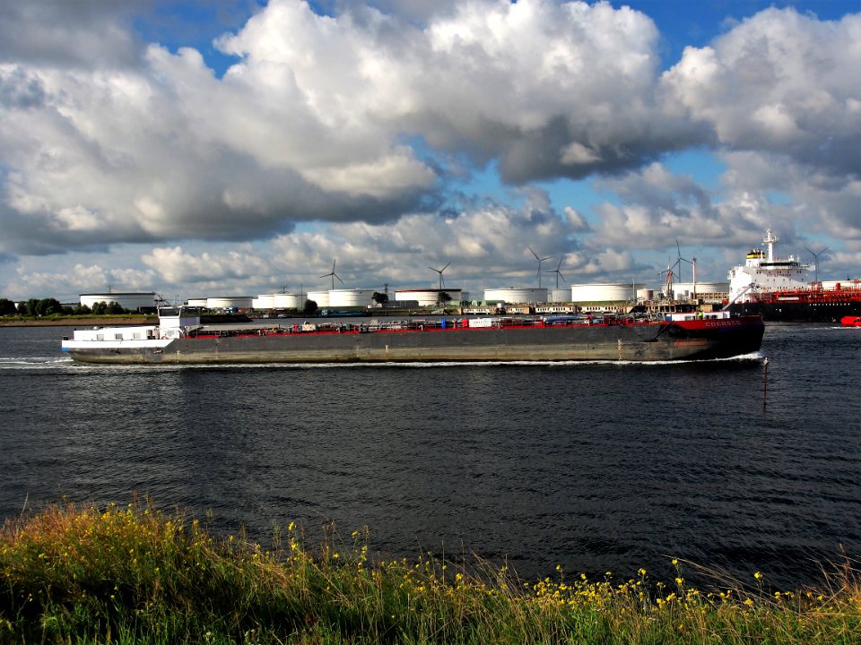 Edersee (ship, 2014) ENI 04811770 Calandkanaal pic2