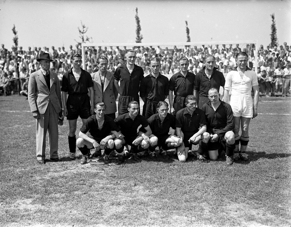 Edo tegen BVV. Elftal BVV @, Bestanddeelnr 902-7957