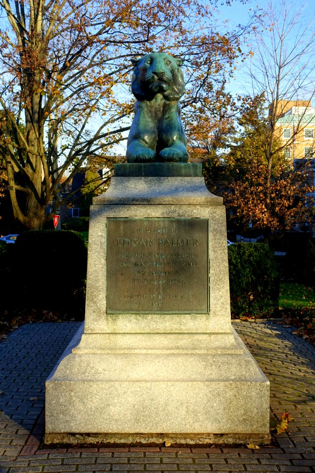 Edgar Palmer Memorial by Charles R. Knight, 1944 - Palmer Square - Princeton University - Princeton, NJ -DSC00877