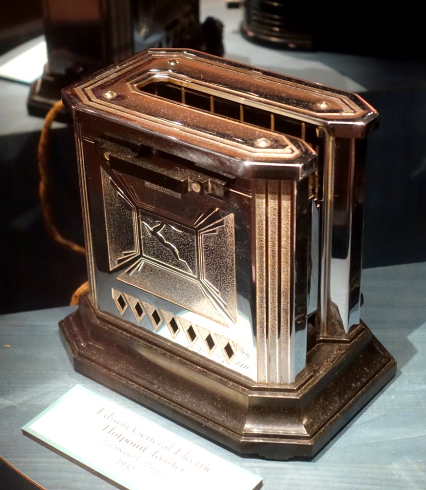 Edison - General Electric Hotpoint Toaster, 1932, designed by Raymond E. Patten - Museum of Science and Industry (Chicago) - DSC06908