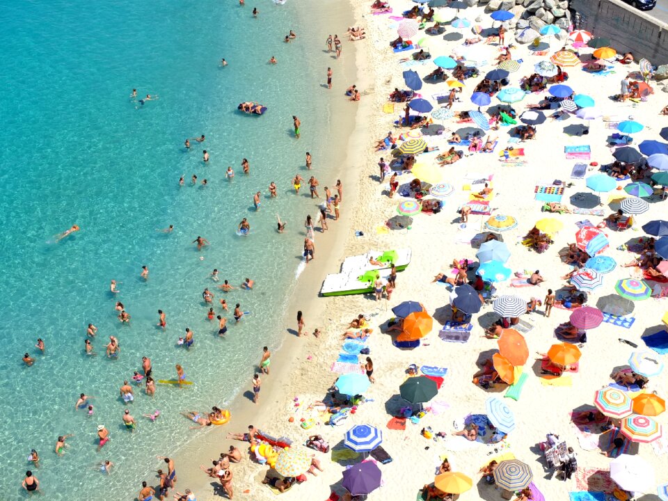 Beach human dolce vita