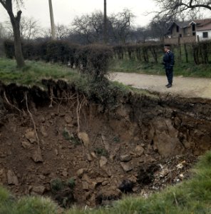Een flink gat in de grond, Bestanddeelnr 254-7611