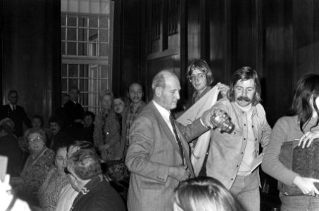 Een beeld van de publieke tribune Een beeld van de publieke tribune, Bestanddeelnr 926-8439