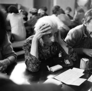 Een oude vrouw, Bestanddeelnr 900-4489