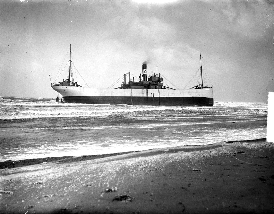 Een orkaan bracht op 1 maart 1949 talloze schepen op de Noordzee in moeilijkhede, Bestanddeelnr 903-2498