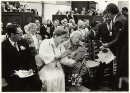 Een concert in de Grote of St. Bavokerk t.g.v. 75 jaar Frans Halsmuseum, in aanwezigheid van Prinses Juliana en burgemeester Schmitz. NL-HlmNHA 54023500