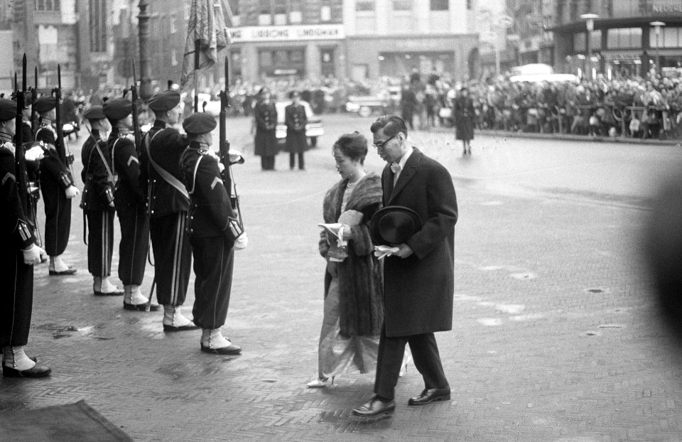 Een der ambassadeurs Ambassadeur van Japan met zijn vrouw, Bestanddeelnr 913-4407