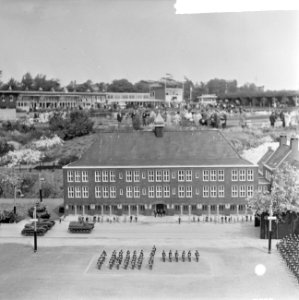 Een defile van de Huzaren van Boreel voor Madurodam, de Huzaren van Boreel in mi, Bestanddeelnr 917-8301