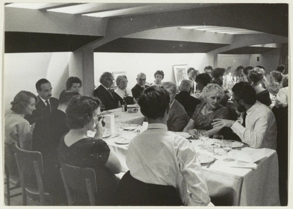 Een diner van de Sociëteit Teisterbant., NL-HlmNHA 54011260