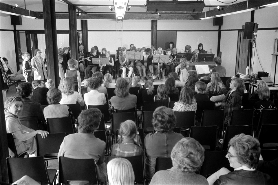 Een jongerenorkest treedt op, Bestanddeelnr 926-7866