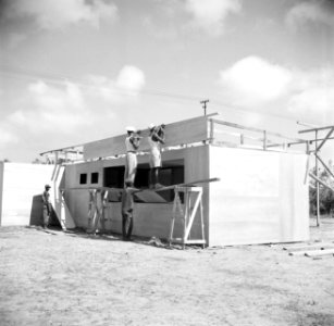 Een gebouwtje in aanbouw, Bestanddeelnr 252-2814