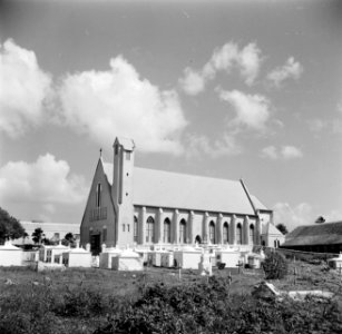 Een kerk met begraafplaats op Curaçao, Bestanddeelnr 252-7422
