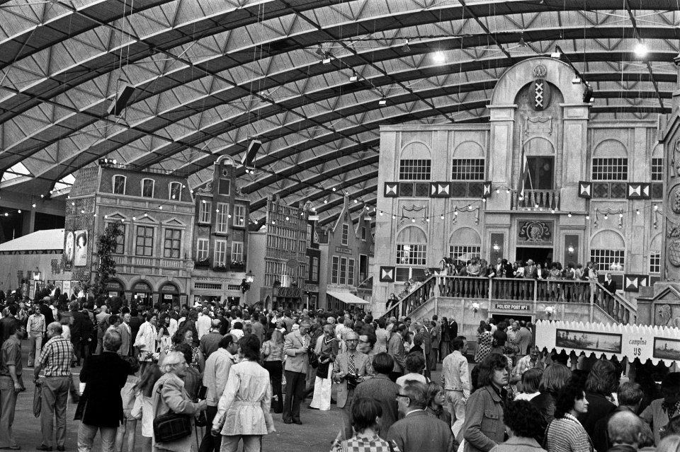 Een gedeelte van Mokum (en het stadhuis), Bestanddeelnr 928-0108