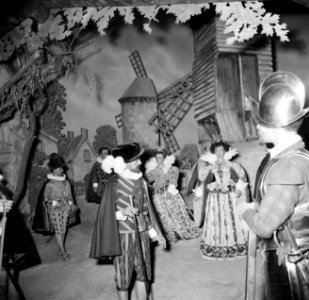 Een historisch tafereel in het museum, Bestanddeelnr 254-0085