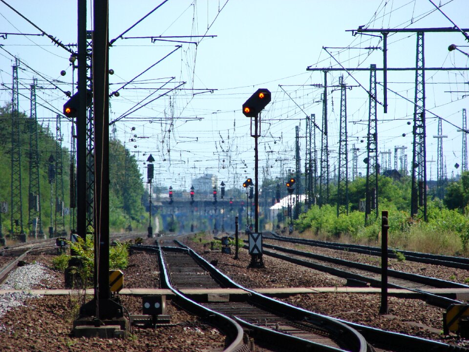 Gleise signal box summer heat