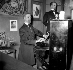 Een historisch tafereel in het museum, Bestanddeelnr 254-0093