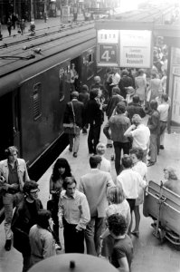 Extra trein De Blikopener met demonstranten tegen Verblifa sluiting naar Kro, Bestanddeelnr 922-5206