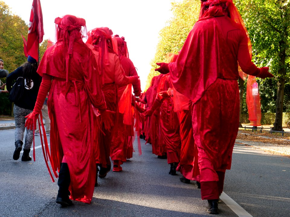 Extinction Rebellion Week Berlin Red Rebel Brigade on the Straße des 17. Juni 2019-10-07 11