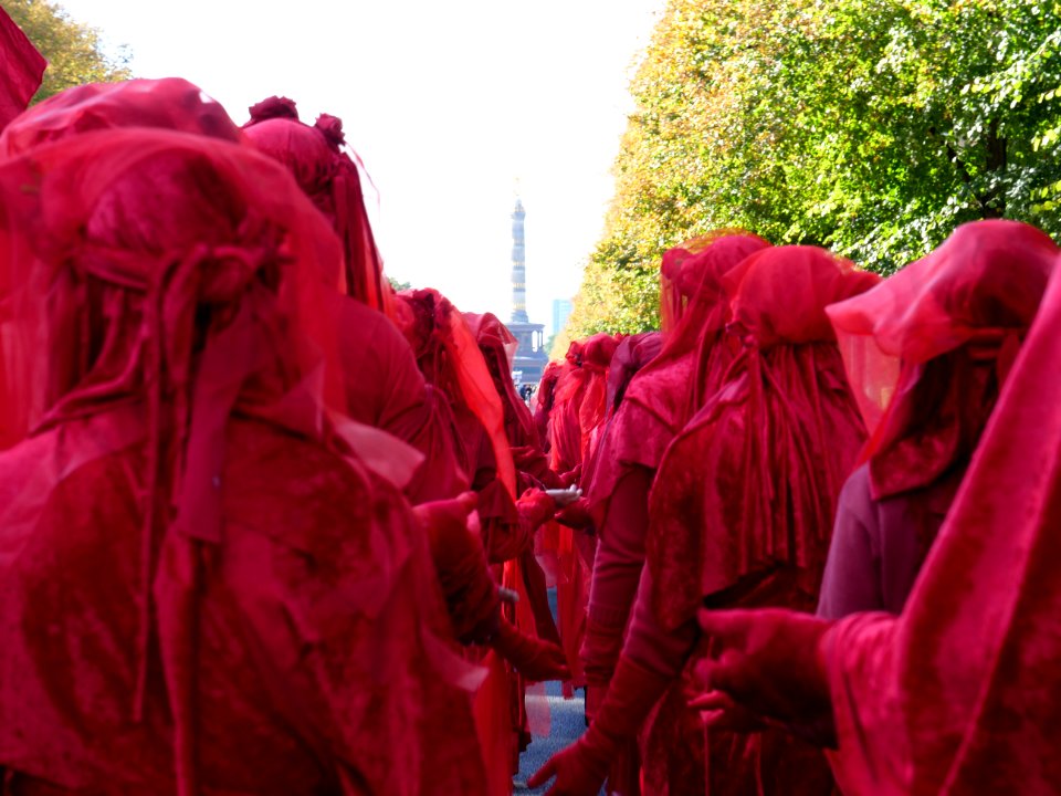 Extinction Rebellion Week Berlin Red Rebel Brigade on the Straße des 17. Juni 2019-10-07 09