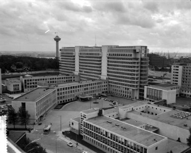 Exterieur van het ziekenhuis Dijkzigt te Rotterdam, Bestanddeelnr 912-9337