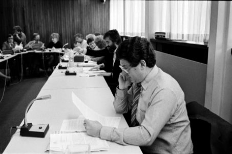 Extra bestuursvergadering PVDA in verband met voorjaarsnota 7a.8a.9a Minister Va, Bestanddeelnr 932-1031